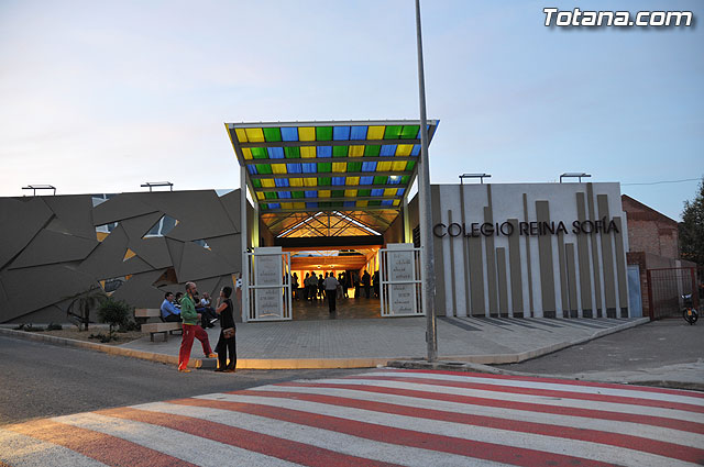 El colegio Reina Sofa acogi el acto oficial de la apertura del curso escolar 2009-10 coincidiendo con su 25 aniversario - 1