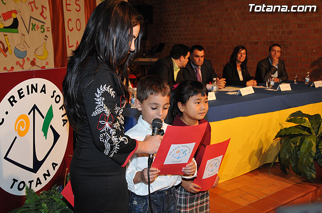 El colegio Reina Sofa acogi el acto oficial de la apertura del curso escolar 2009-10 coincidiendo con su 25 aniversario - 13