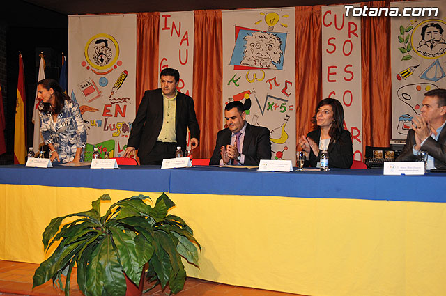 El colegio Reina Sofa acogi el acto oficial de la apertura del curso escolar 2009-10 coincidiendo con su 25 aniversario - 24