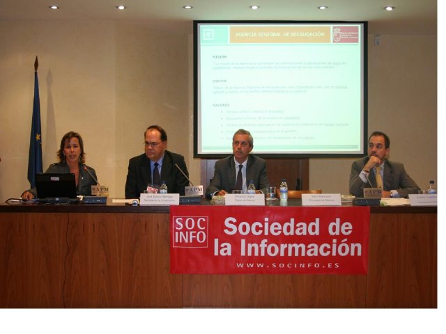 La directora de la Agencia Regional de Recaudación, Encarna López, junto a los responsables de los organismos tributarios de Cataluña y Navarra, y de la Fundación ‘Sociedad de la información’, durante la celebración del seminario ‘Administración electrónica en tributos VI’., Foto 1