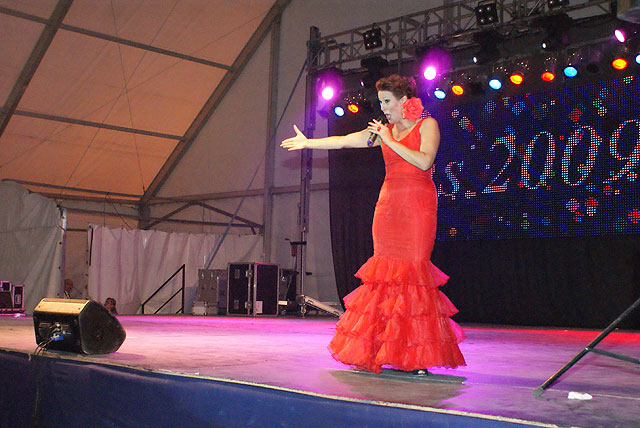 La caseta municipal acogió anoche el Festival de Copla Española con un 'lleno absoluto' - 1, Foto 1