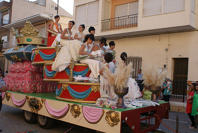 Luz y color con el tradicional Desfile de Puerto Lumbreras en el que han participado más de una treintena de carrozas y comparsas - 1, Foto 1