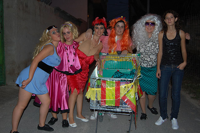 El desfile de carrozas da lustre a las fiestas de la Media Legua - 2, Foto 2