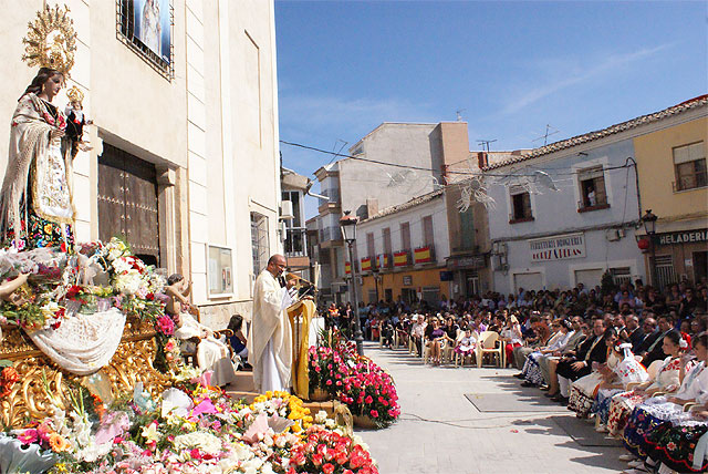 Puerto Lumbreras acoge la tradicional Ofrenda Floral y la Misa Solemne en Honor a Ntra. Sra. Virgen del Rosario - 1, Foto 1