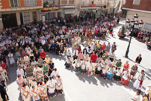 Puerto Lumbreras acoge la tradicional Ofrenda Floral y la Misa Solemne en Honor a Ntra. Sra. Virgen del Rosario - 3, Foto 3