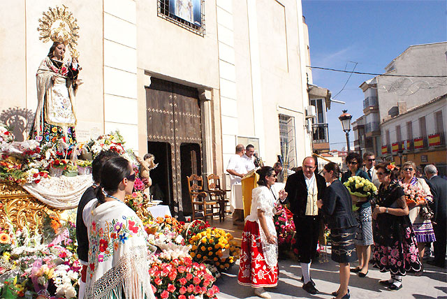 Puerto Lumbreras acoge la tradicional Ofrenda Floral y la Misa Solemne en Honor a Ntra. Sra. Virgen del Rosario - 4, Foto 4