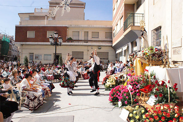 Puerto Lumbreras acoge la tradicional Ofrenda Floral y la Misa Solemne en Honor a Ntra. Sra. Virgen del Rosario - 5, Foto 5