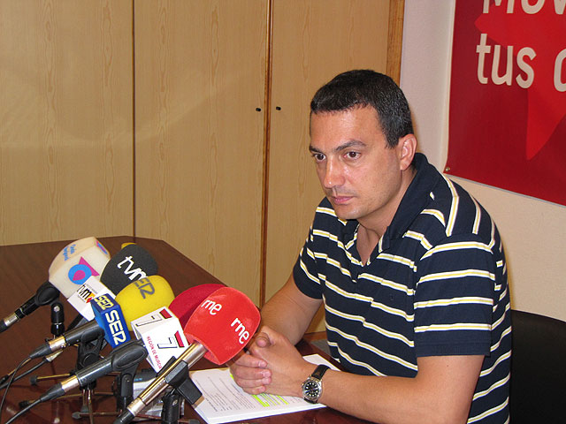 IU cree que los PGE de 2010 afectarán muy negativamente a la Región - 1, Foto 1
