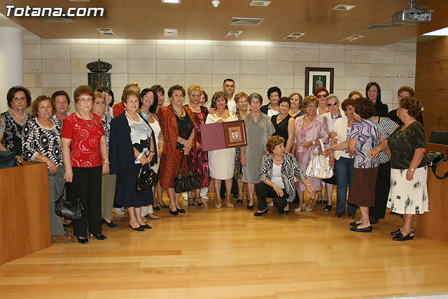 Autoridades municipales realizan una recepción institucional a representantes de asociaciones de amas de casa de la Región de Murcia - 1, Foto 1