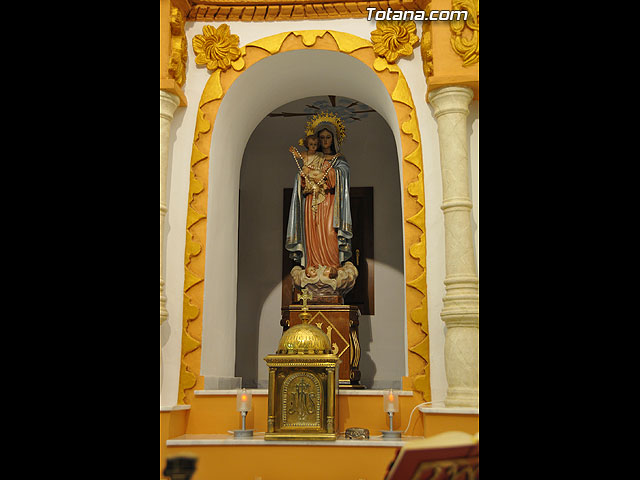 La plantilla de la U.D. Paretn realiza la tradicional ofrenda floral a Nuestra Señora del Rosario - 6