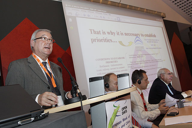 Valcárcel reclama en Bruselas que en el futuro reparto de fondos de la UE se tengan en cuenta las “características propias” de la Región - 1, Foto 1