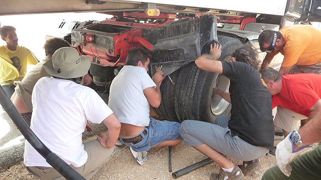 En Ruta Solidaria 2009. 04 octubre. Descarga en Nouakchott - 1