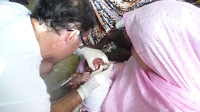 En Ruta Solidaria 2009. 04 octubre. Descarga en Nouakchott - 18