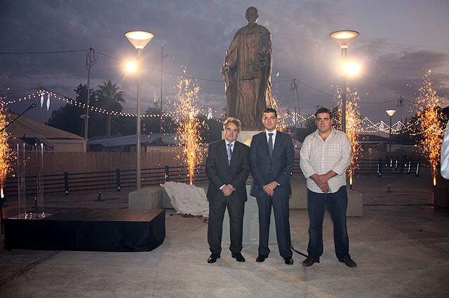 Caja Mediterráneo dona a Torre-Pacheco una escultura que representa el origen de las fiestas trinitario-berberiscas - 2, Foto 2