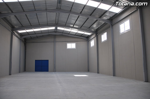 Proinvitosa oferta cuatro naves modulares en el polgono industrial “El Saladar” - 5