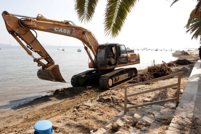 Sacan de la playa de Los Urrutias 624 toneladas de residuos arrastrados por las lluvias - 3, Foto 3