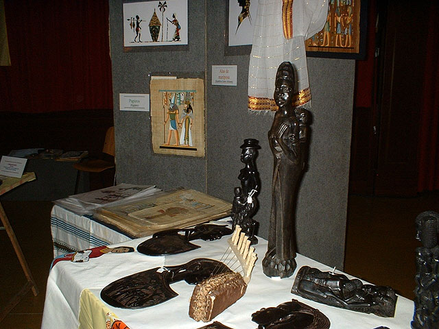 La exposición Misionera y venta de artesanía de las Hermanas Misioneras Combonianas se inaugurará el martes 13 de octubre, Foto 1