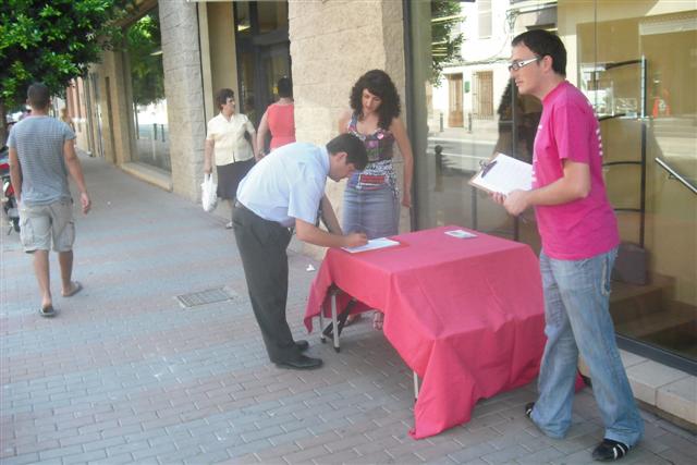 Más de 300 vecinos de Las Torres de Cotillas secundaron el sábado con su firma la Iniciativa Legislativa Popular en defensa del trasvase Tajo-Segura - 1, Foto 1