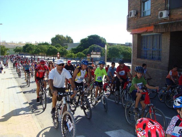Casi 1.400 personas despiden los XXXI Juegos Deportivos del Guadalentín pedaleando por las calles de Lorca - 1, Foto 1