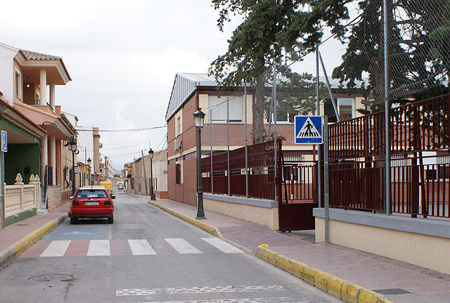 Calle Vicente Ruiz Llamas junto a Colegio sagrado Corazón, una de las zona en las que se renovarán las aceras y la calzada, Foto 1