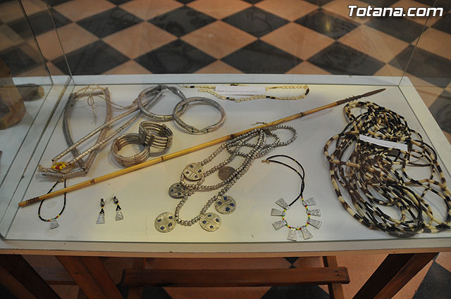 La concejal de Cultura inaugura la exposicin misionera y venta de artesana de las hermanas misioneras combonianas - 28