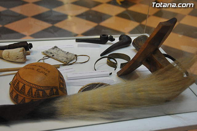 La concejal de Cultura inaugura la exposicin misionera y venta de artesana de las hermanas misioneras combonianas - 34