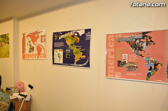 La concejal de Cultura inaugura la exposicin misionera y venta de artesana de las hermanas misioneras combonianas - 50