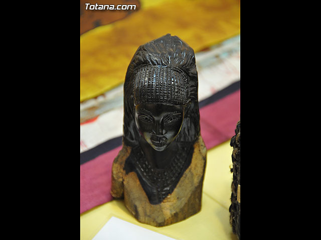 La concejal de Cultura inaugura la exposicin misionera y venta de artesana de las hermanas misioneras combonianas - 55