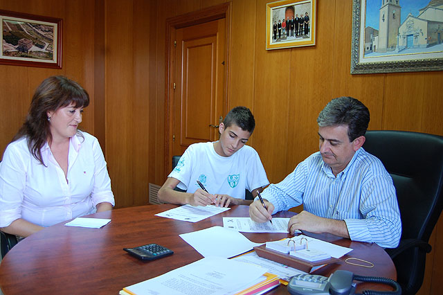 El Ayuntamiento de Alguazas firma un convenio con JOVAL - 2, Foto 2