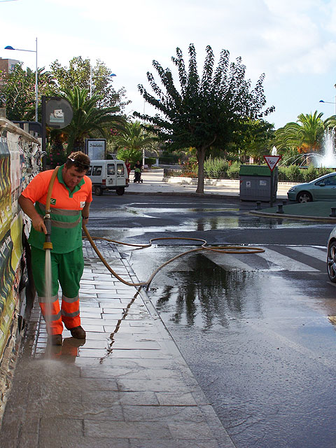 El concejalía de Limpieza amplía el servicio de baldeo manual de paseos, plazas y aceras - 2, Foto 2