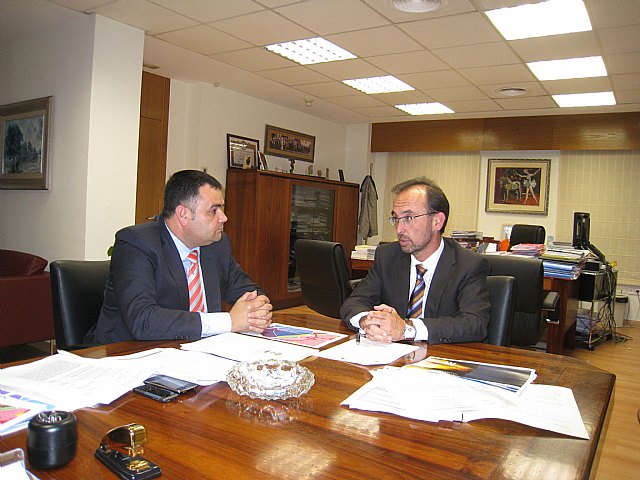 El alcalde de Totana y el consejero de Universidades, Empresa e Investigación mantuvieron una reunión de trabajo, Foto 1