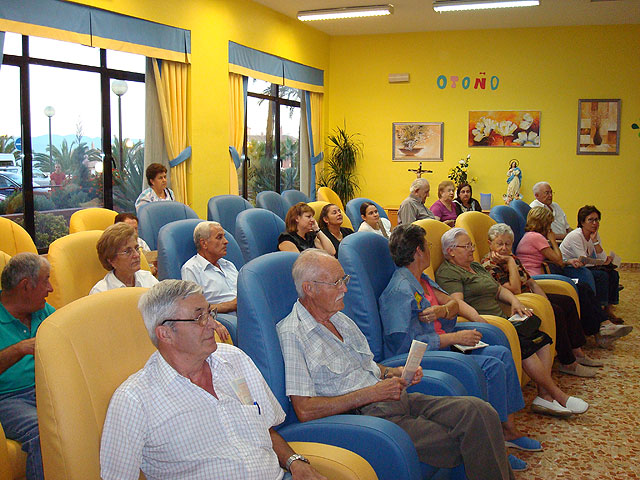 La residencia para personas mayores “La Purísima” pone en marcha un programa de charlas a familiares, Foto 1