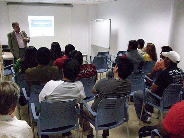 Se inaugura la tercera edición del “Programa de Autoempleo y Apoyo a la Creación de Empresas” dirigido al colectivo de inmigrantes - 1, Foto 1