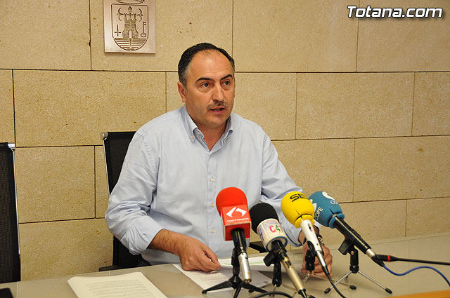 El portavoz del equipo de Gobierno municipal, José Antonio Valverde, da cuenta de los acuerdos adoptados en junta de Gobierno - 1, Foto 1