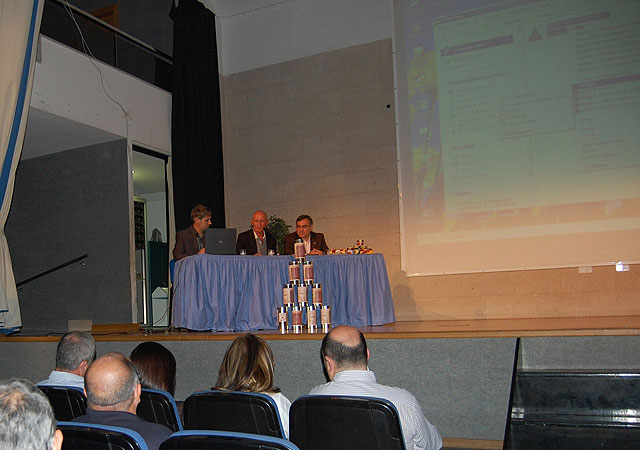 Presentado en la Casa de la Cultura “Pedro Serna” un libro que repasa esta parte de la historia torreña - 2, Foto 2