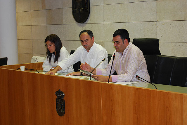 El Ayuntamiento establece nuevas líneas de colaboración con los responsables de las asesorías y gestorías fiscales del municipio, Foto 1