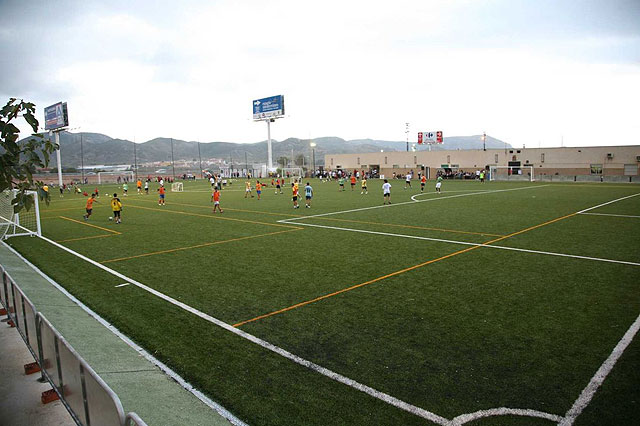 La Ciudad Deportiva Gómez Meseguer estrena campo de césped artificial - 1, Foto 1