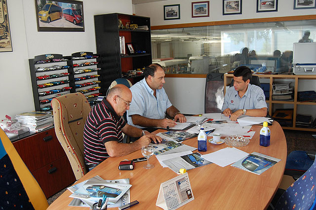 Se ultima el acondicionamiento de los nuevos vehículos para el transporte público - 1, Foto 1