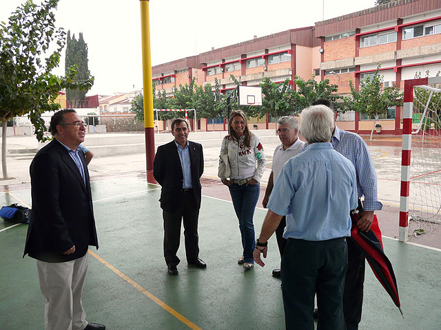 El Alcalde de Molina visita varias obras finalizadas en colegios públicos del municipio correspondientes al Fondo de Inversión Local para el Empleo - 2, Foto 2