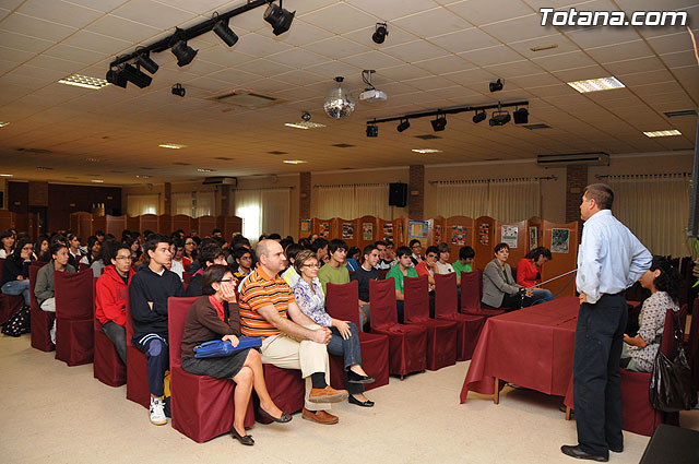 Ms de cien alumnos de varios centros educativos participan en la charla-degustacin de productos ecolgicos - 4