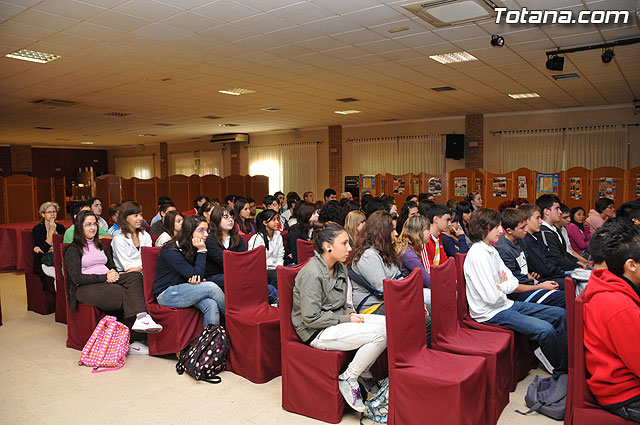 Ms de cien alumnos de varios centros educativos participan en la charla-degustacin de productos ecolgicos - 5