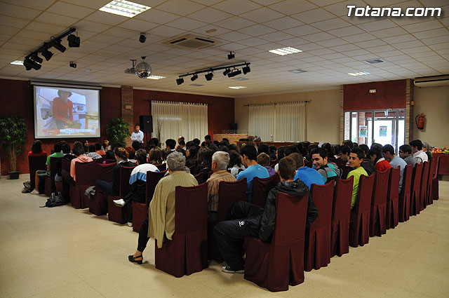 Ms de cien alumnos de varios centros educativos participan en la charla-degustacin de productos ecolgicos - 13