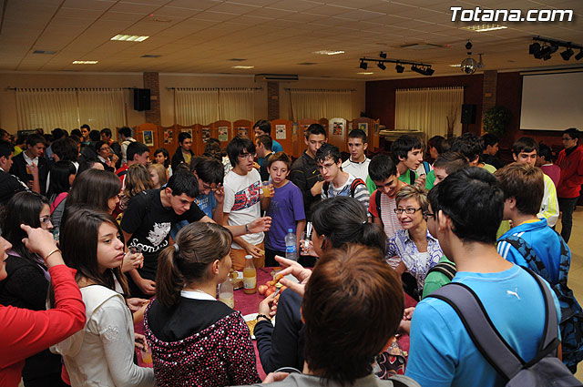 Ms de cien alumnos de varios centros educativos participan en la charla-degustacin de productos ecolgicos - 26
