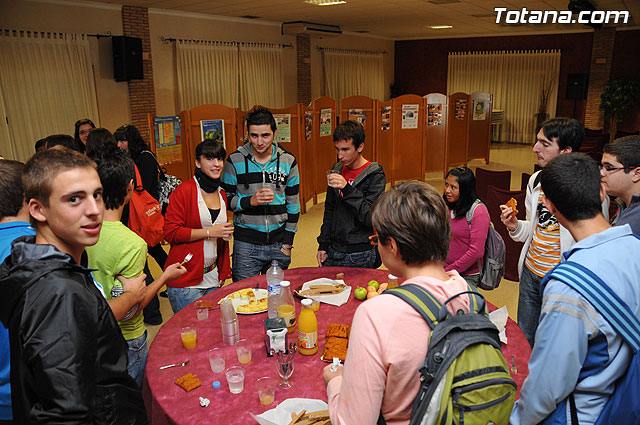 Ms de cien alumnos de varios centros educativos participan en la charla-degustacin de productos ecolgicos - 30
