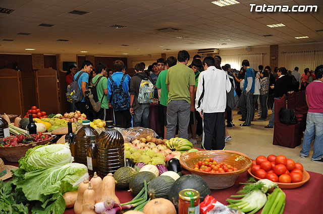 Ms de cien alumnos de varios centros educativos participan en la charla-degustacin de productos ecolgicos - 32
