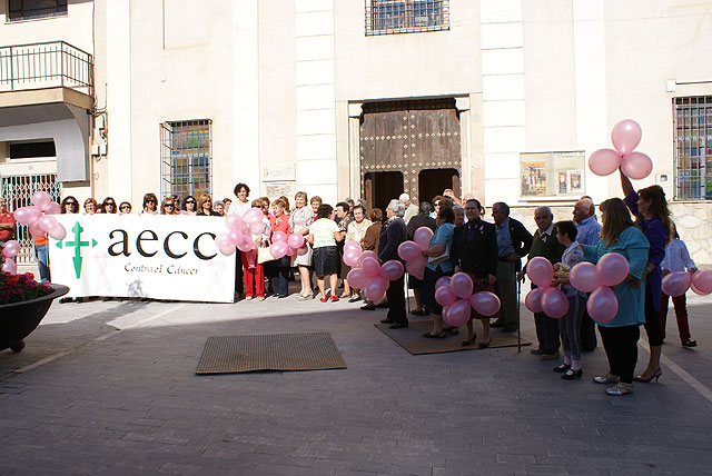 Puerto Lumbreras ha acogido una concentración y una marcha popular con motivo del Día Internacional del Cáncer de Mama - 3, Foto 3