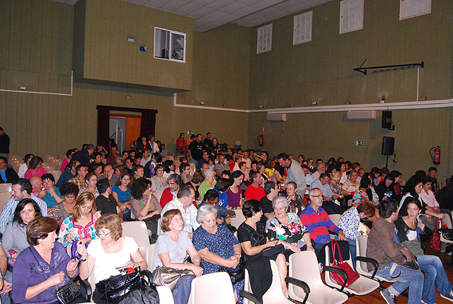 Éxito rotundo del pistoletazo de salida de la programación del Otoño Cultural 2009 con la obra de teatro Piano Piano - 3, Foto 3