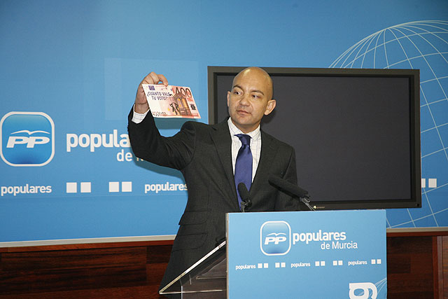 “La subida de impuestos de Zapatero costará 60 euros al mes a cada familia murciana”, según denuncia el PP - 1, Foto 1