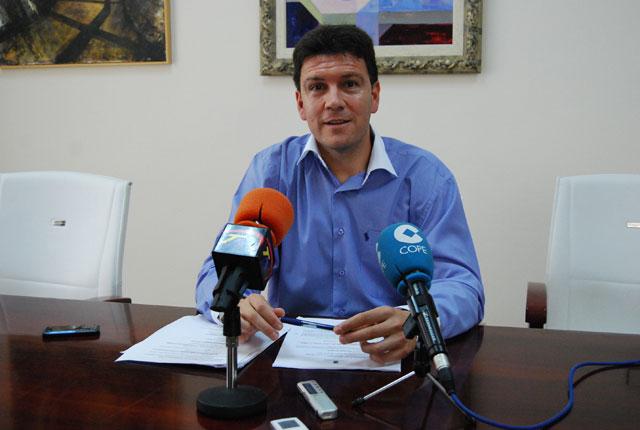 El Ayuntamiento prev  a travs de su Plan de Obras y Servicios de 2010 la mejora de numerosas calles del municipio, Foto 1