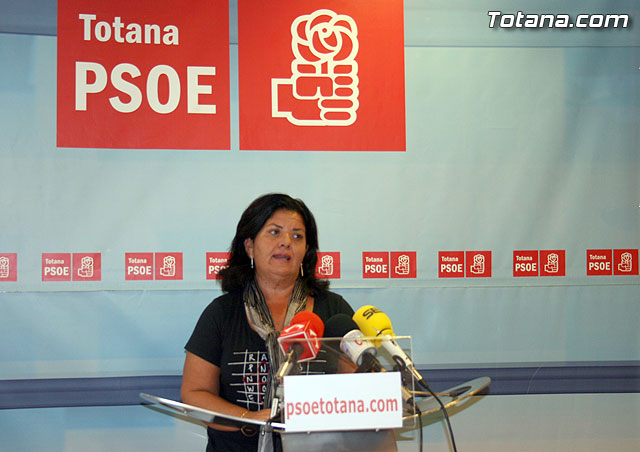 La concejal socialista Lola Cano en rueda de prensa / Totana.com, Foto 1